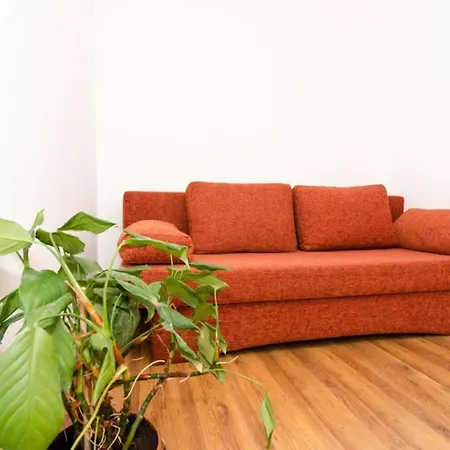 Zuronja Apartment *