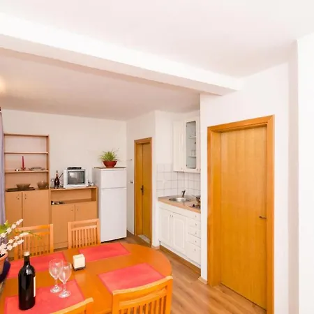 Apartment Zuronja *