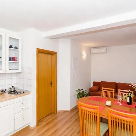 Zuronja Apartment