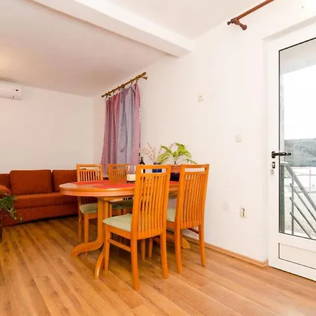 Apartment Zuronja