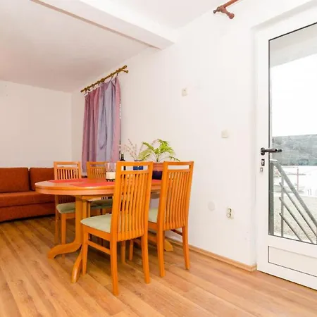 Zuronja Apartment *